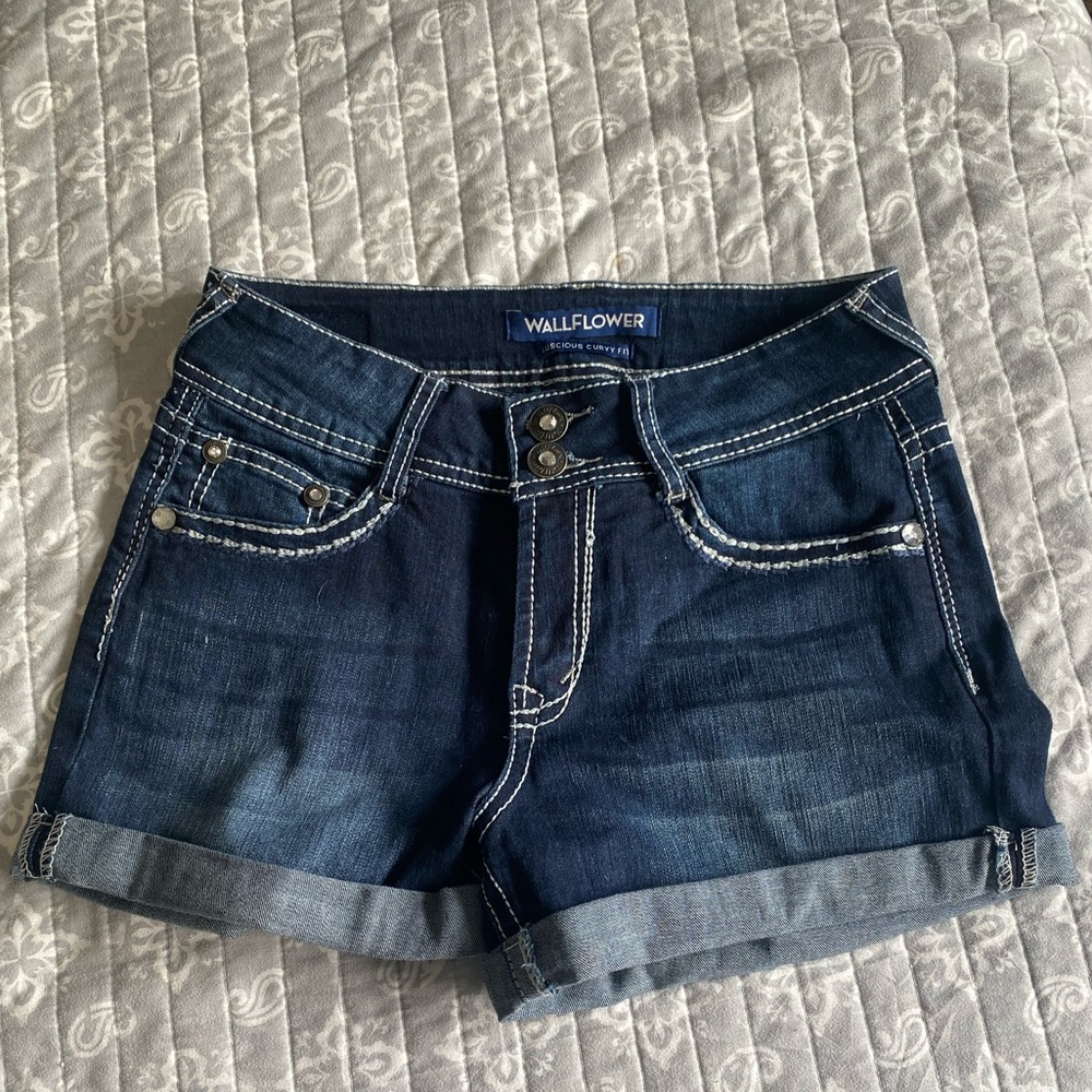 LIKE NEW Wallflower Indigo Cuffed Jean Shorts